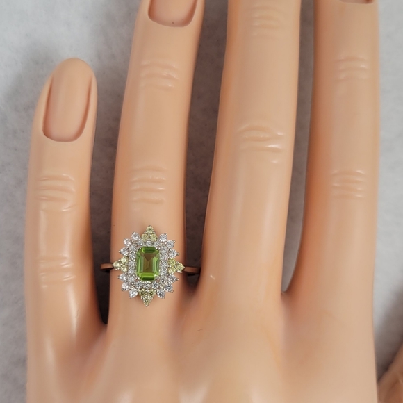 Antique Style Sterling 1ct Natural Peridot Ring - Picture 10 of 13